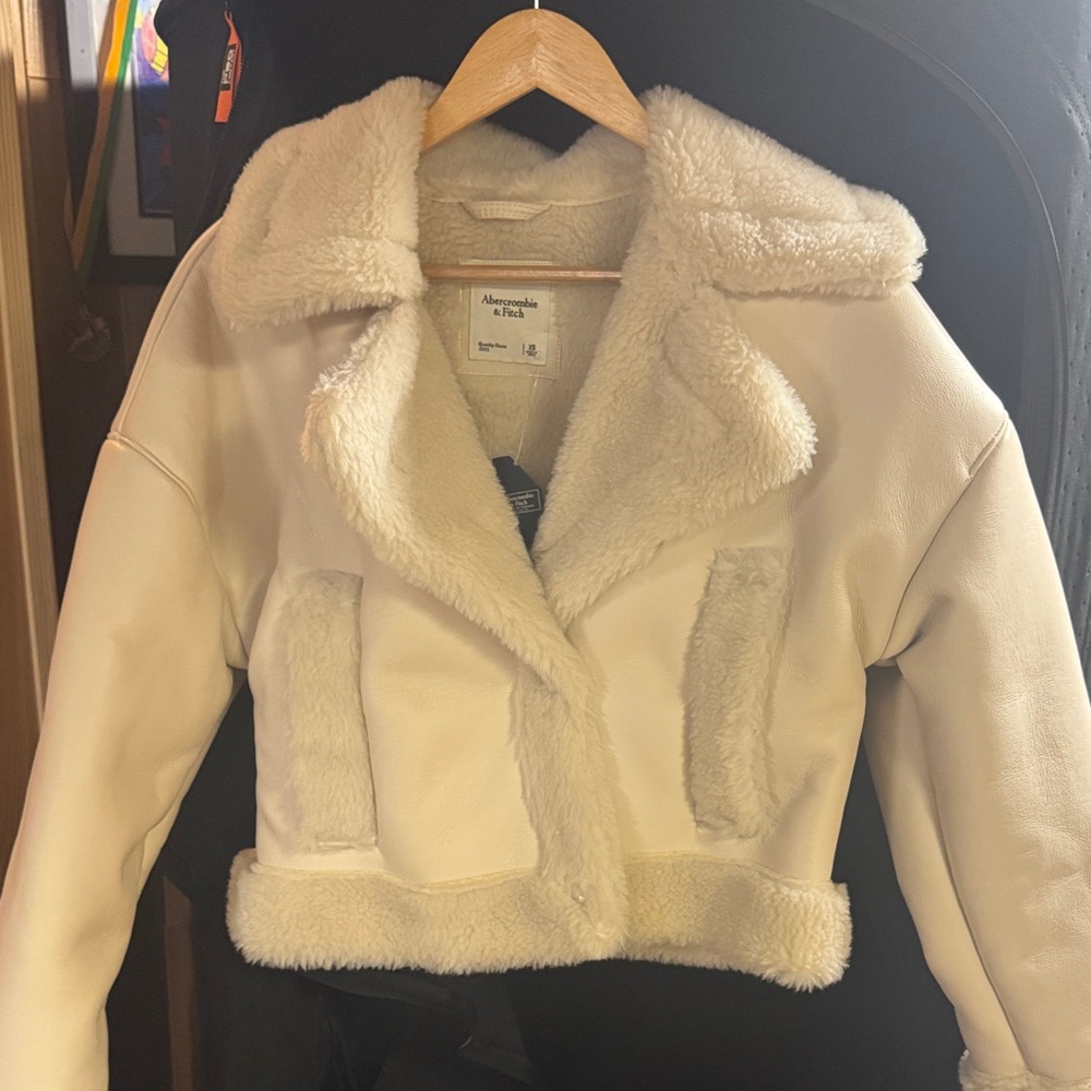 Abercrombie & Fitch Women's White Leather Jacket with Fuax Fur Trim